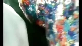 بڑے چھاتی کے ساتھ جنسی سنہرے بالوں والی Gemma Parker ایک سخت کالے مرغ پر سوار ہے۔