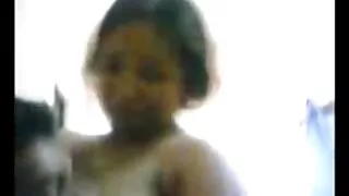 بڑے چھاتی والی برونیٹ فلورین رسل کالوں کے ساتھ مقعد سے لطف اندوز ہو رہی ہے۔