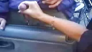 گلیمرس ہوٹیز سٹیسی کروز اور میا ایونز اپنے باس سے پیار کرتے ہیں۔