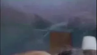 اونچی ایڑیوں میں گلیمرس برونیٹ ماریسکا ایک لمبی چوڑی کی طرف سے گڑبڑ