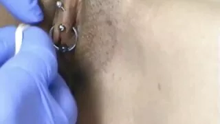 دو ماڈل رومی رین اور کیلا کیڈن VS بہت بڑا ڈک