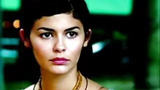 بڑے چھاتی کے ساتھ خوبصورت نظر آنے والی آبنوس Advoree کو سخت سیکس پسند ہے۔