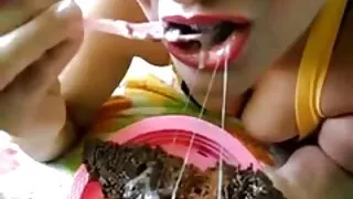 خوبصورت سفید گڑیا Paulina روح مشکل بھاڑ میں جاؤ کے بعد سیاہ سہ نگل