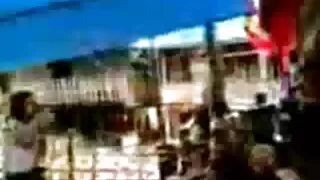 جیسی سینٹ، ایلکس کول اور اسکارلیٹ مے خوشی حاصل کر رہے ہیں۔