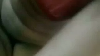 چھوٹی چوچی brunette بامبی بلیک ایک لمبے وینر کے ذریعے گھس رہی ہے۔