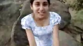 حیران کن سنہرے بالوں والی ماڈل کے ساتھ بڑے نیچے انڈیکا منرو کو ایک بڑے بونر نے خراب کیا۔
