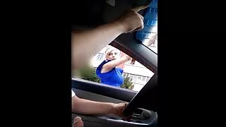 دلکش busty بیب ہیلن سٹار اس کی درست گیلی بلی کو رگڑتی ہے۔