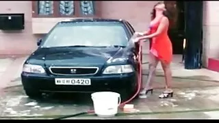 فیونا فراسٹ اور سبرینا سنو ایک مشترکہ عاشق کے ساتھ شادی کر رہے ہیں۔