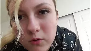 ناقابل یقین حد تک گرم MILF چیری ڈیویل ایک خوش قسمت نوجوان کے ساتھ fucks